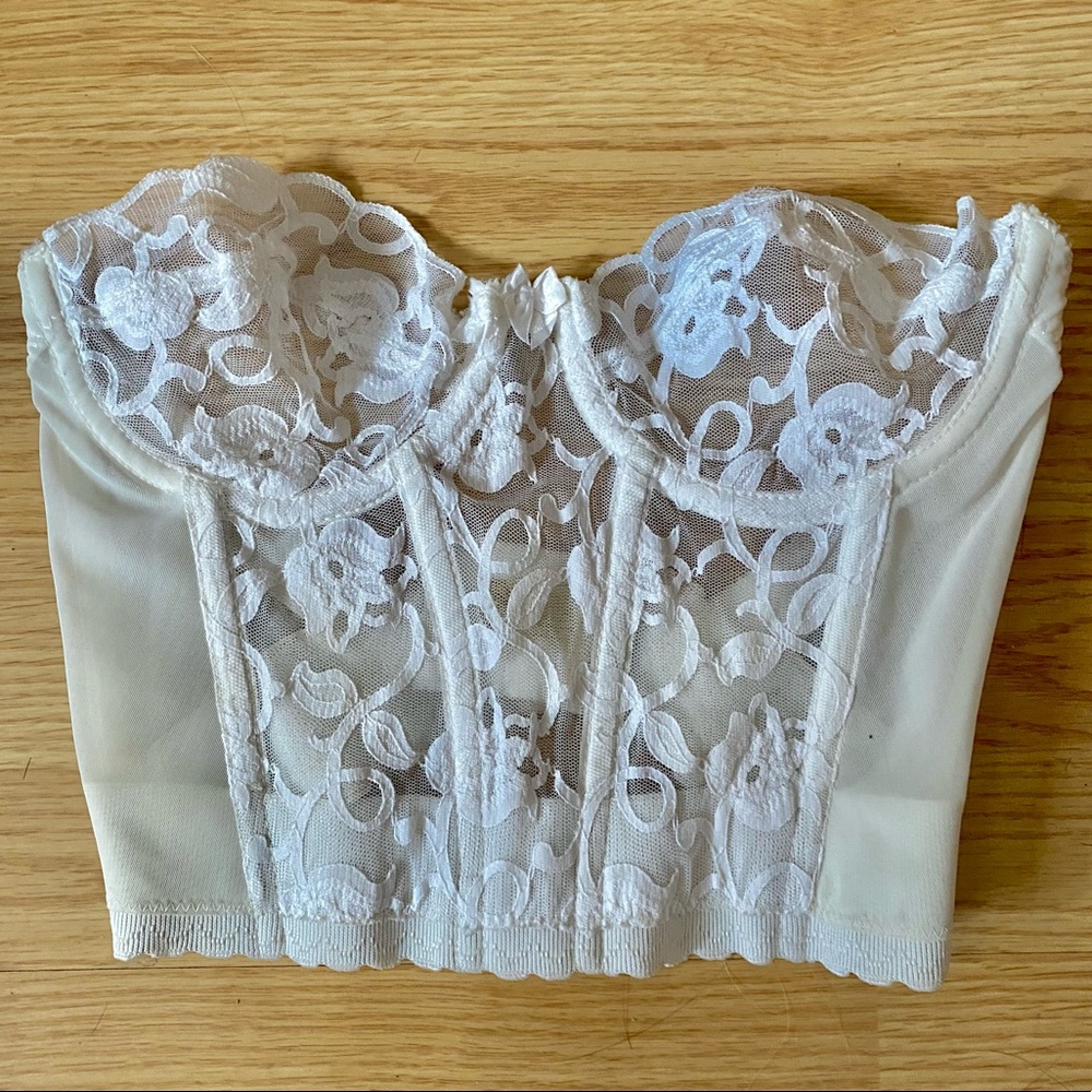 Vintage Victoria’s Secret Lace white corset bralette